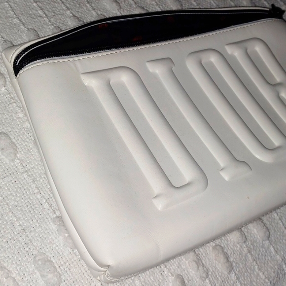 DIOR COSMETIC BAG - Picture 2 of 8